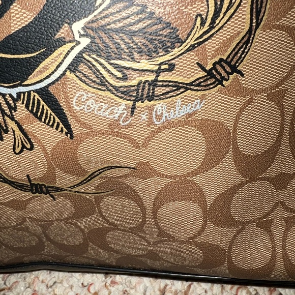 Beautiful Chelsea Champlain tote. Authentic coach - Picture 3 of 8